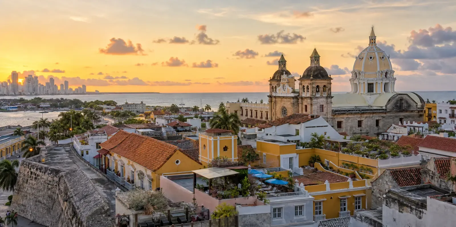 Cartagena Station to Old Town Hotels 2026: Walk or Taxi?